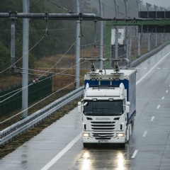 Scania truck fitted with a pantograph developed by Siemens