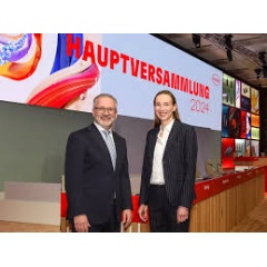 Carsten Knobel, Chairman of the Henkel Management Board, and Dr. Simone Bagel-Trah, Chairwoman of the Supervisory Board and Shareholders Committee
