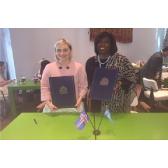 Icelandic Minister for Foreign Affairs Lilja Alfreðsdóttir and WFP Executive Director Ertharin Cousin at the signing of the Iceland Strategic Partnership Agreement. Photo: © WFP/Rashad Nelms