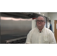 Kansas State University food safety expert Edgar Chambers, professor and director of the Sensory Analysis Center, published a study that evaluated celebrity chefs for their food safety behaviors.