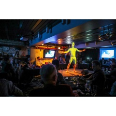 Le Salon de Claire - night-time diversification grant