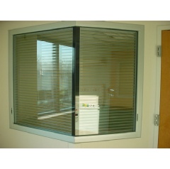 Integrated louvers are typically hermetically sealed glass units combining louvers within glass that commonly eliminate strings and cords, ensure alignment, require no maintenance and provide the ideal daylighting or privacy solution.