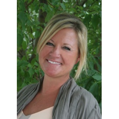 Denver-Based Interior Design and Model Merchandising Firm, Lita Dirks & Co., Hires Interior Designer, Emily Bernhard.