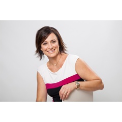 Kate Engler thrives in her role as a public speaker, coach and media mentor, sharing her ‘insider’ knowledge of PR and the media with businesses around Australia and New Zealand.