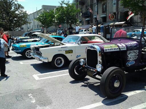 50,000 Prize Proves that Classic Car Racing is Popular