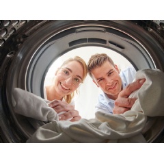 Washing machines can also harbor dangerous bacteria:
This was investigated by Dr. Dr. Ricarda Schmithausen and Dr. Daniel Exner from the University Hospital Bonn. (c) Photo: Volker Lannert/Uni Bonn