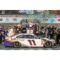 Monster Energy NASCAR Cup Series
Denny Hamlin earned his sixth win of the NASCAR season at ISM Raceway in Phoenix to secure his spot in the Championship 4 at Homestead-Miami Speedway.