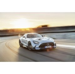 Mercedes-AMG GT Black Series (combined fuel consumption: 12,8 l/100 km, combined CO2 emissions: 292 g/km), 2020, exterieur, race track, dynamic, front, hightechsilver
