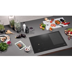 The CookAssist smart assistance system makes frying easier and safer than ever before: the app guides the user through the entire frying process step by step on their smartphone or tablet.