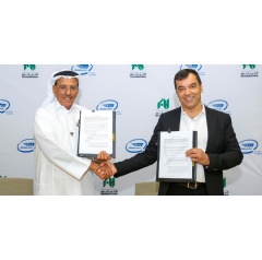 Founding Chairman Khalaf Al Habtoor of Al Habtoor Group (left) and Mobileye President and CEO Prof. Amnon Shashua at an event. (Credit: Al Habtoor Group)