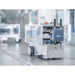 The Scalance MUM856-1  the first industrial 5G router from Siemens  is available now. The device connects local industrial applications to public 5G, 4G (LTE), and 3G (UMTS) mobile wireless networks.