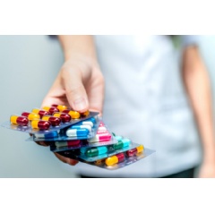 Antibiotic sales soared during India’s first surge of COVID-19, suggesting that the drugs were inappropriately used to treat mild and moderate COVID-19 infections, according to research led by... (Photo: Getty Images - see complete caption below)