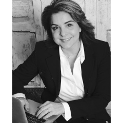 Davar Ardalan joins SecondMuse as Director of Storytelling and Engagement (credit: Lifetouch)