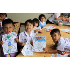 Students complete an assignment at Wat Yaichomprasat School in Samut Sakhon, where Thai Union opened a preschool for children of migrant workers. (Wichai Apiluxpoovadol/Thai Union)