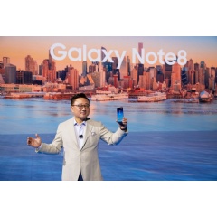 Koh unveils the new Galaxy Note8.