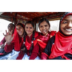 ©UNICEF/UN061994/Vishwanathan
Girls who have fought child marriage go to school using a transport facility provided in the village of Berhabad, India.