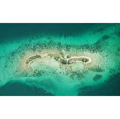 The Mesoamerican Reef – a priority ecoregion for WWF – covers a large territory of water, from the Bay Islands in the north of Honduras to the Yucatan Peninsula in Mexico, including the coasts of Guatemala and Belize. Laughing Bird Caye, Belize.