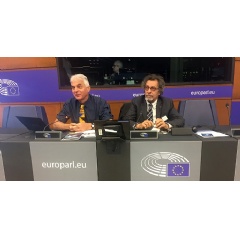 Guy Berger, UNESCO Director for Freedom of Expression and Media Development, and Prof. Jamal Eddine Naji, President of Orbicom © UNESCO
