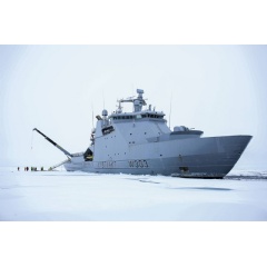 (1/4) KV Svalbard at the North Pole. Photo courtesy of the Norwegian Coast Guard.