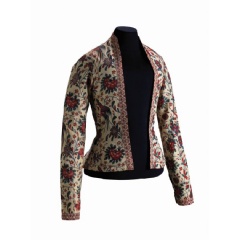 Woman’s jacket. Textile made in coastal southeast India, for the Dutch market, eighteenth century.
Cotton, hand-drawn, mordant dyed, resist-dyed. Tailored and woven