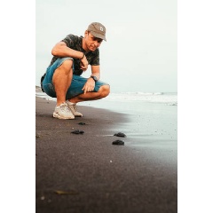 World famous DJ Armin van Buuren named Global Oceans Ambassador for WWF.  Sander Reneman