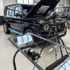 Henkel offers the one-stop pre-treatment and application package to bodyshops and car workshops to support easy and efficient windscreen replacement.