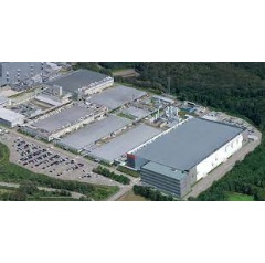 Artist’s impression of the new 300-milimeter wafer fabrication facility, Kaga Toshiba Electronics (the building on the right)