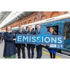 On a mission to cut emissions: Rolls-Royce, Porterbrook and Chiltern Railways launched passenger service with the HybridFLEX train today. (see complete caption below)