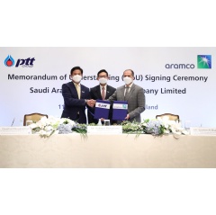 Mr. Disathat Panyarachun, Senior Executive Vice President, International Trading Business Unit, PTT, Mr. Auttapol Rerkpiboon, President & Chief Executive Officer, PTT, Mr. Ibrahim Al-Buainain, Vice President of Sales (see complete caption below)