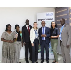 Photo: From left to right: Nour Acogny, Project manager trainee, Atos; Aïssatou Camara, Project manager, Atos; Mour Seck, General Manager, Atos Sénégal; Bérénice Chassagne, Head of Growing Markets, Atos;(see complete caption below)