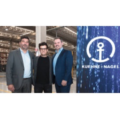 eft to right: Esteban Gari, Managing Director Kuehne+Nagel Chile & Bolivia; Jon Hernaez, CEO Decathlon Chile; Ingo Goldhammer, President, Kuehne+Nagel South & Central America