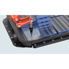 Illustrative image showing the application of Loctite TLB 9300 APSi between battery cells and the cooling system.