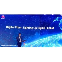 Bob Cai, President of Huawei Latin America Carrier Business, delivered an opening speech.
