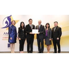 Photo caption (from left to right): Heidi Gallant, Executive Director, AMCHAM Thailand, Boonthida Ratanavilaikul, Marketing Manager, FedEx Express Thailand, Sasathorn Phaspinyo, Director of FedEx Express Thailand, (see complete caption below)
