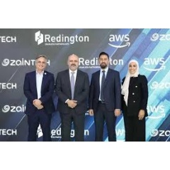 Andrew Hanna - ZainTECH CEO (2nd from left) stands with AWS and Redington/Citrus Consulting officials.