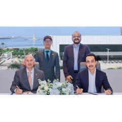 Ali A. Al-Meshari, Aramco Senior Vice President of Technology Oversight & Coordination, and Ian Campbell, Vice President of KAUST’s National Transformation Initiative, sign the MoU in the presence of Ahmad O. (see complete caption below)