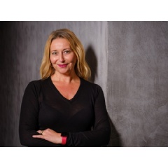 Elke Anderl appointed as Chief Commercial Officer at T-Systems.  Deutsche Telekom