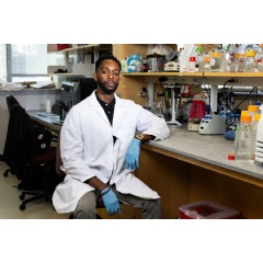 Caption:“We’re looking at things ranging from gene editing in the lungs to immunotherapy and thinking about new cancer treatments,” Sayo Eweje says.
Credits:Photo: Jake Belcher