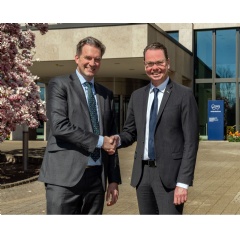 Pleased about the successful conclusion of the contract: Kassels Lord Mayor Sven Schoeller and Stefan Schnell, Chairman of the Management Board of Wintershall Dea.

Credit Wintershall Dea/Bernd Schoelzchen