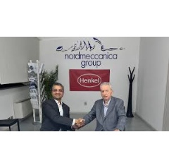 Rajat Agarwal (left), Global Head of Henkel Packaging Adhesives, and Antonio Cerciello (right), President of Nordmeccanica. (Photo: Nordmeccanica)