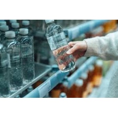 Technomelt EM 335 RE is free of mineral oil, removable up to 98% in the recycling process, and can be processed at low temperatures. It is also PETCYCLE approved.