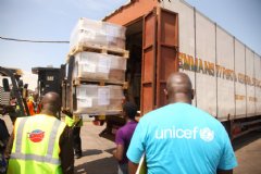 With funds from the World Bank Group, UNICEF delivers essential supplies to Sierra Leone to deal with the Ebola outbreak. Photo: World Bank/Francis Ato Brown