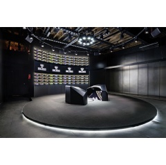 Dynamic object tracking and projection systems fuel the interactive process of the Nike Makers Experience.