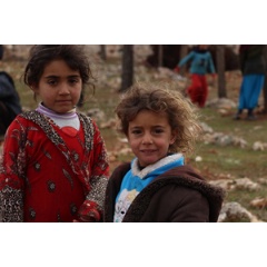 Recently displaced Syrian children in a makeshift camp area, South West Idlib. Photo credit: Shafak/Save the Children.