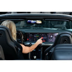 A driver interacts with Watson Assistant within a “digital cockpit” from automotive electronics innovator HARMAN. (Alan Rosenberg/Feature Photo Service for IBM)