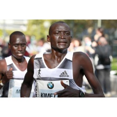 Dennis Kimetto en route to setting a marathon world record at the 2014 BMW Berlin Marathon (Organisers / photorun.net)  Copyright