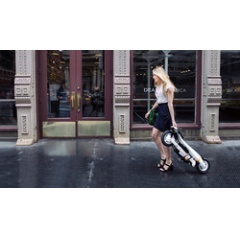 Halo City is a foldable electric scooter. It was developed to facilitate commuters, using public transport, the way to and from the station. The scooter can be folded within two seconds and weighs only 15.5 kg