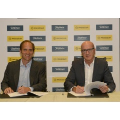From left to right: Christian Gut, CEO of Prosegur, and ngel Vil, COO of Telefnica