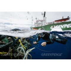Ghosts Fishing Nets in the Great Pacific Garbage Patch
Credit:
 Justin Hofman / Greenpeace