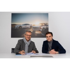 Lucas Auer, Jens Marquardt, BMW Motorsport Director, DTM, contract signing.